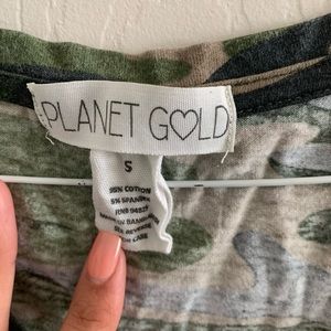 Camo v-neck